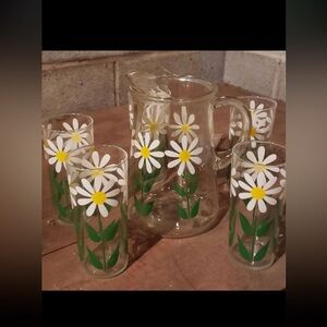 Bartlett Collins Daisy pitcher with 5 glasses